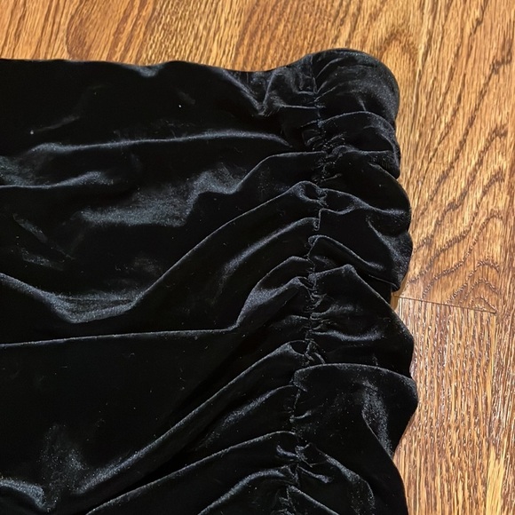 Katie J NYC Junior’s Black Velvet Skirt Size S - Picture 3 of 5
